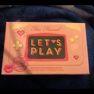 Too faced let's play mini palette